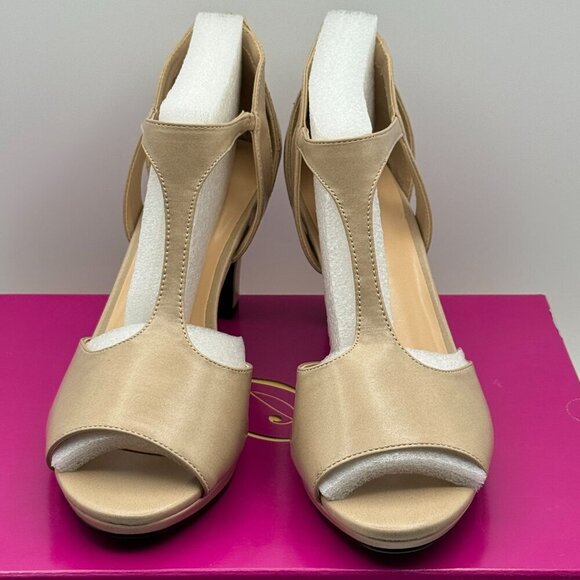 Easy Street Beige Open Toe Heels Back Zipper & 2.5" Heel Size 10WW NWB - Picture 2 of 10